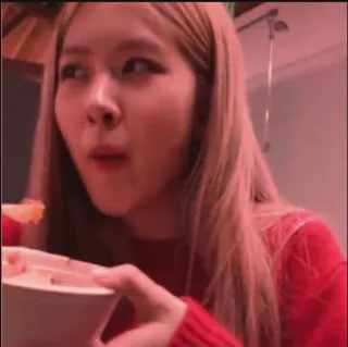 😶 2d7f5cfb Essen, Essen, Frau, Porträt whatsapp sticker