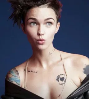 😘 08dd27b5 My love is such a kobieta, tatuaż, modelka, aktorka, celebrytka, portret telegram sticker