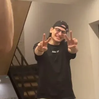 ✌ 047c4a65 telegram sticker