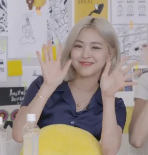 🍒 c745e70f GREAT! женщина, улыбка, портрет, привет, девушка, рука, блондинка, K-pop айдол whatsapp sticker