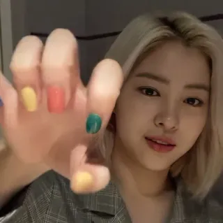 🍒 f33620a8 женщина, селфи, девушка, ногти, цветные, портрет whatsapp sticker