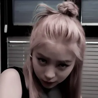 🥅 8693e82d femme, portrait, visage, feminin, personne, jeune, coiffure, tête whatsapp sticker