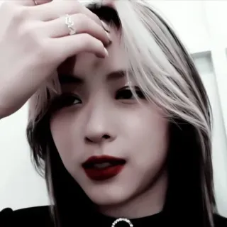 🥅 af1336e3 personne, femme, portrait, maquillage, coiffure whatsapp sticker