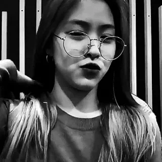 🕶 098db744 소녀, 안경, 예쁜, 인물 사진 telegram sticker