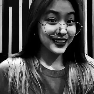 🕶 f5c61330 여자, 안경, 인물사진, 얼굴, 미소 telegram sticker