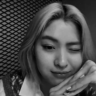 🕶 ff06f95d Ryujin 류진, 있지, K팝, 가수, 아이돌, 윙크 telegram sticker