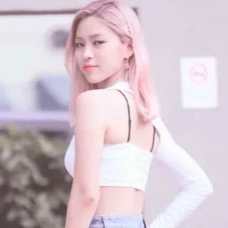 🪐 06c229d7 vrouw, portret, roze haar, Koreaans telegram sticker