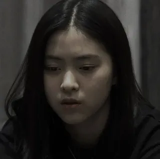 😒 6ec58114 ภาพเหมือน, ผู้หญิง, ใบหน้า, บุคคล, เคร่งขรึม, ขาวดำ telegram sticker