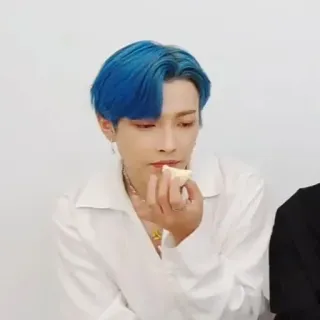 ⛈ de7c2597 telegram sticker