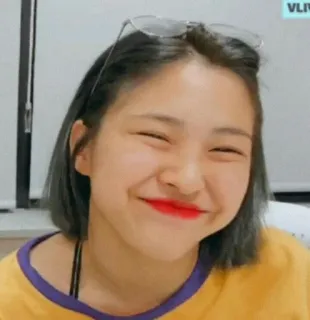 ☺️ 7c400187 人物, 微笑, 女人, 韩国, 短发 whatsapp sticker