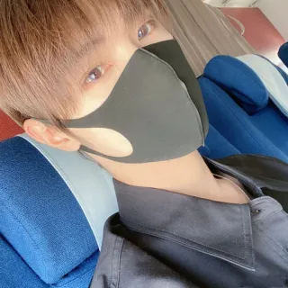 😌 9298f1a3 ผู้ชาย, หน้ากาก, ภาพเหมือน, เซลฟี่, เอเชีย, ท่องเที่ยว telegram sticker