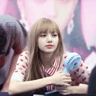 🍣 3d8df45a Lisa K-pop, Blackpink, Лиса, певица, знаменитость, фан-встреча, ручной вентилятор whatsapp sticker