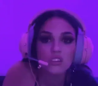 🔹 273a2968 woman, gamer, headset, microphone, female, portrait telegram sticker