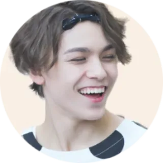 😆 c8908cdf 人物, 男性, 微笑, 肖像, 头发, 眼睛 telegram sticker