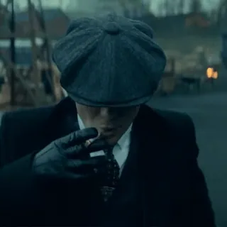 🌟 b9b35679 Tommy Shelby Peaky Blinders Peaky Blinders, Thomas Shelby, Fumar, Cigarro, Ator, Ficção histórica whatsapp sticker