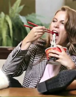 😜 0d59de10 ผู้หญิง, กิน, ก๋วยเตี๋ยว, อาหาร, ตะเกียบ, ภาพเหมือน telegram sticker