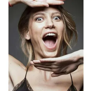 😂 c844b9cf ผู้หญิง, ภาพเหมือน, กรีดร้อง, สีหน้า, อ้าปาก telegram sticker