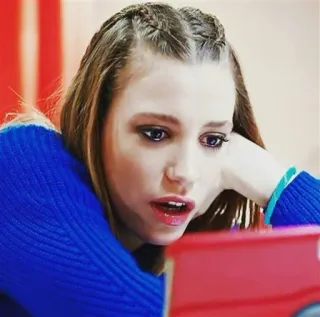 😍 d7a571b3 คน, ผู้หญิง, เด็กผู้หญิง, ดู, แท็บเล็ต, กังวล, ในร่ม telegram sticker