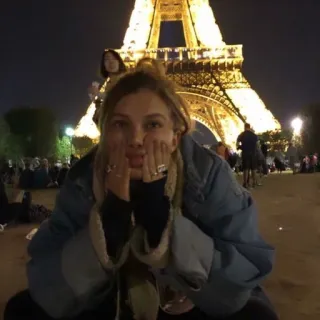 Sahar Luna @mioogif whatsapp stickers