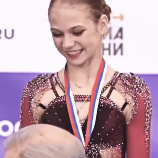 😁 28d8fa22 figure skating, medal, sports, woman, smile telegram sticker