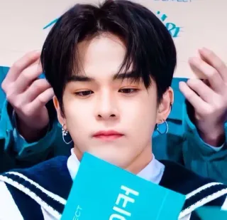 😔 43bb6d22 whatsapp sticker