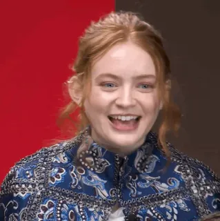 🥕 5f3c7d9c ポートレート, 赤い髪, 笑顔, 女性, 人 telegram sticker