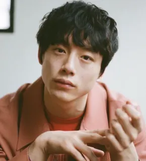 😳 06d4e545 человек, мужчина, портрет, азиат, мужской, повседневный, в помещении, портрет telegram sticker