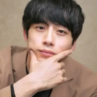 😊 fa71abfe мужчина, человек, портрет, думающий, задумчивый, коричневая куртка telegram sticker