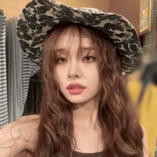 ⏳ 22e9f581 woman, hat, portrait, curly hair, beauty whatsapp sticker