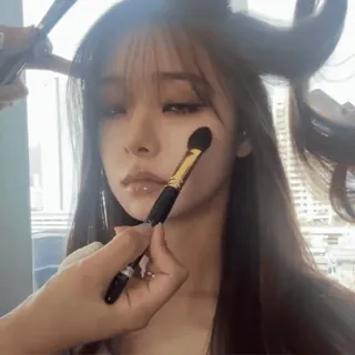 ⏳ a2ac918e makeup, beauty, model, cosmetics, brush whatsapp sticker