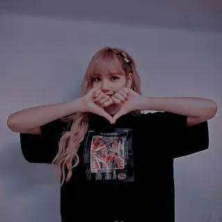 🎶 b1cc2809 女人, 爱心手势, 肖像, 人物, 粉色头发, 可爱, 年轻, 微笑 telegram sticker