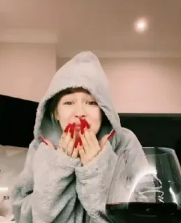 🤭 59ddf234 telegram sticker