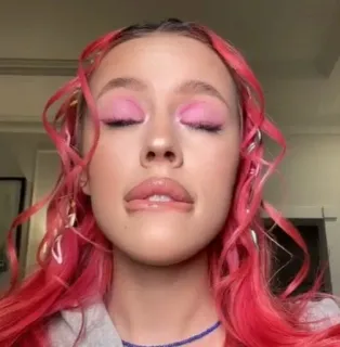 🌟 936482a3 różowe włosy, makijaż, uroda, portret, kobieta, zamknięte oczy telegram sticker