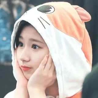 🤗 470d4567 mulher, moletom com capuz, fofo, retrato, moda, beleza telegram sticker