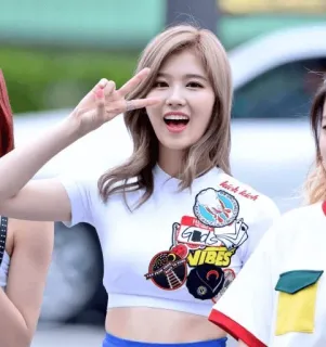 ✌ f3699498 vibes mulher, paz, kpop, fofo, idol, moda telegram sticker