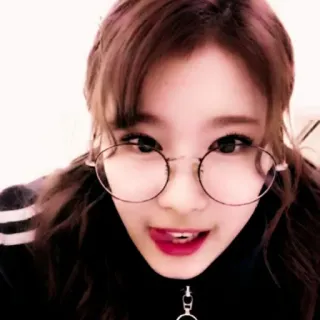 🧺 4eb4cfe8 mujer, gafas, chica, asiática, linda, lengua, pose whatsapp sticker