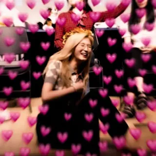 🧺 774c7650 mujer, persona, sonriendo, corazones, feliz, flores whatsapp sticker