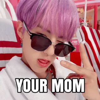 💁‍♀️ af208860 YOUR MOM ミーム, 攻撃的, ユーモア, 侮辱, 舌, 眼鏡 telegram sticker