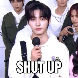 🤘 b6834e2d SHUT UP kpop, 黙れ, ミーム, アジア, 歌手, enhypen, 韓国 telegram sticker