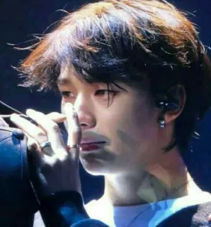 😢 5045fcf2 Person, Mann, Porträt, Nahaufnahme, Gesicht telegram sticker