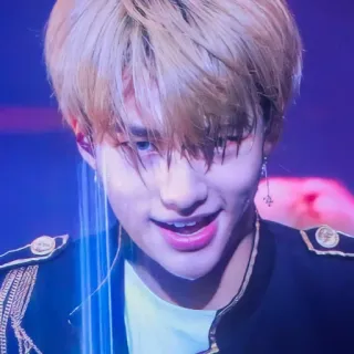 😈 ee535e97 kpop, hyunjin, stray kids, idol, sänger, performer, bühnenpräsenz telegram sticker