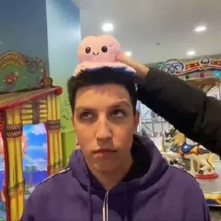 🤨 590c4e30 คน, ตุ๊กตา, หัว, สนุก, ในร่ม, เกมอาร์เคด whatsapp sticker