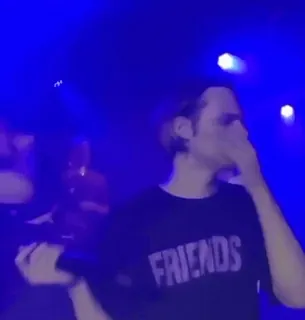 🤨 bd627d06 FRIENDS друзья, футболка, одежда, человек, мужчина whatsapp sticker