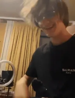 👊 cf641a84 BALMAIN
PARIS человек, футболка, мода, одежда, мужчина whatsapp sticker