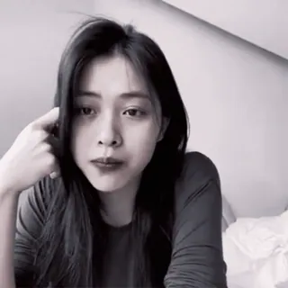 🗽 7af459e9 wanita, potret, hitam putih, monokrom, foto wajah, perempuan telegram sticker