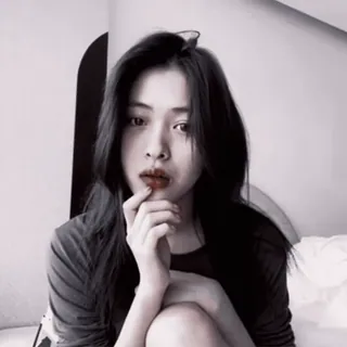 🗽 accad5ed wanita, potret, orang, dalam ruangan, tempat tidur, rambut panjang telegram sticker