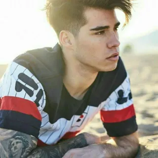 ⚡ 351b4236 homme, chemise, sable, plage, jeune, homme, portrait, gars telegram sticker