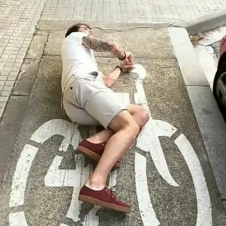 ⚡ ec892533 homme, vélo, couché, route, piéton, art, rue, personne telegram sticker