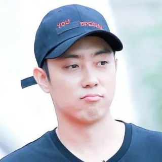 😕 68df17b2 YOU SPECIAL personne, chapeau, vêtement, homme, portrait telegram sticker