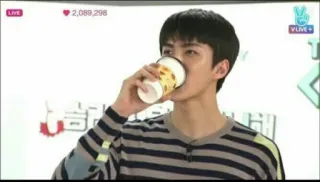 👑 99b7e2a5 telegram sticker